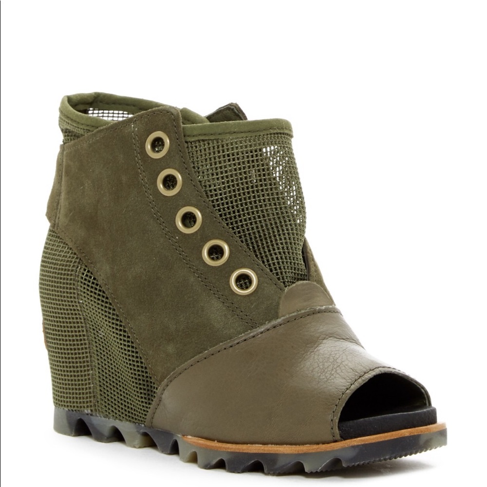 Sorel – Joanie Mesh Wedge Bootie
